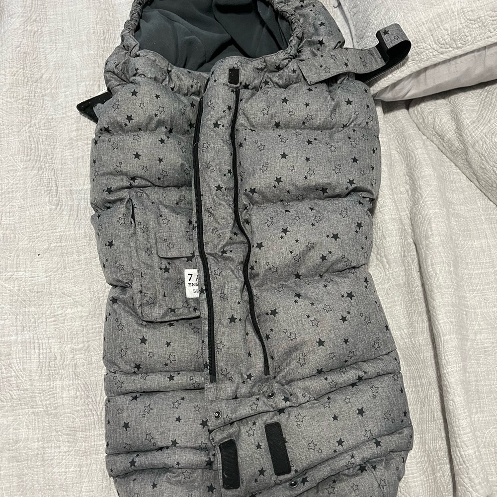 Blanket 212 evolution. Stroller, & car seat foot muff. One size 0-4T.